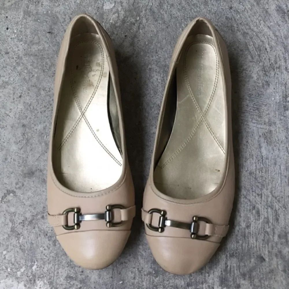Naturalizer flats